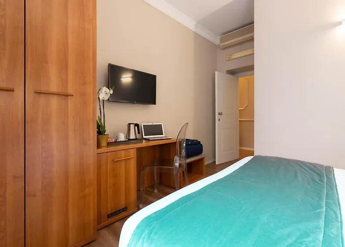 Hotel Magic 2*